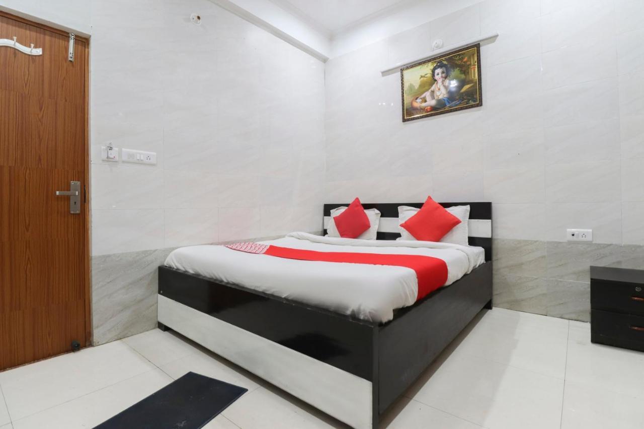 ホテルOyo 69378 Trilok Dham Vrindāvan エクステリア 写真