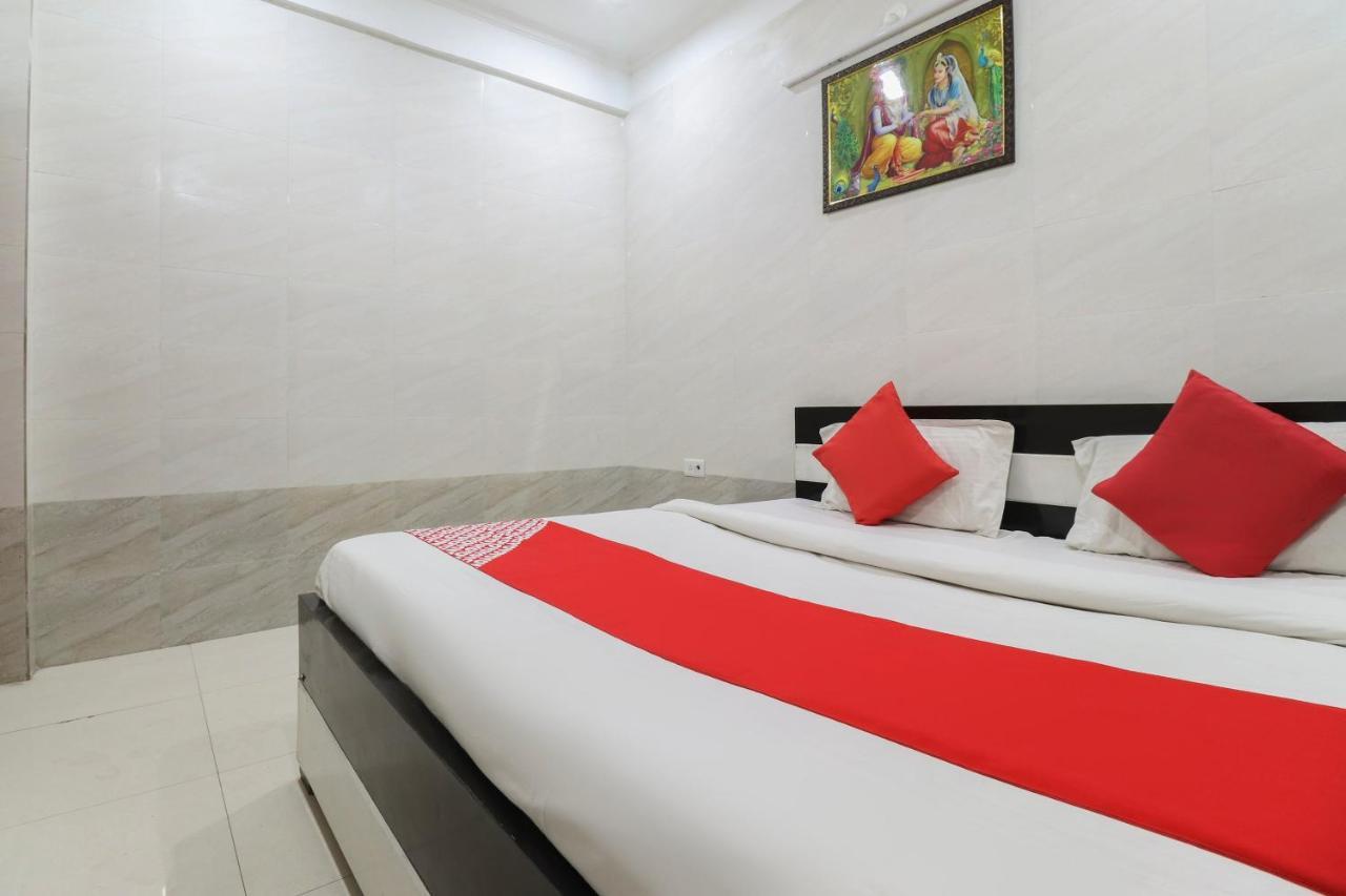ホテルOyo 69378 Trilok Dham Vrindāvan エクステリア 写真